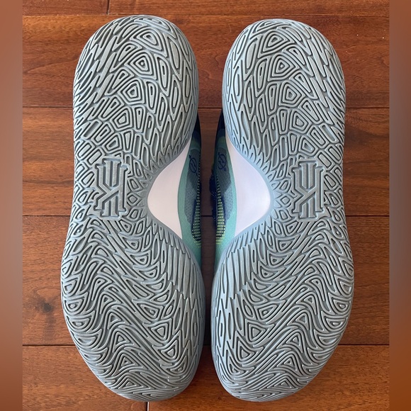 Nike Kyrie Flytrap V Ocean Cube - Picture 5 of 6